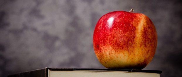 apple and books 620