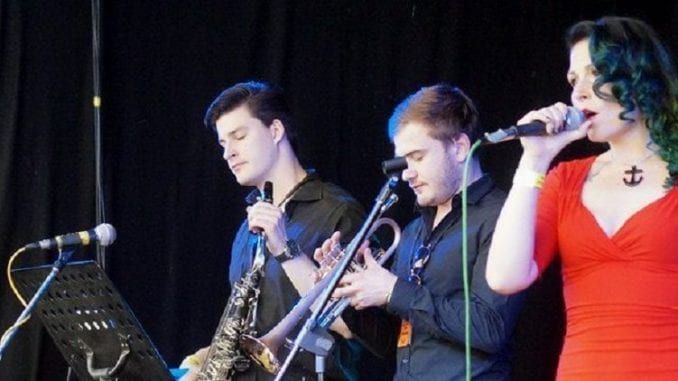 laura-holland-band-1024
