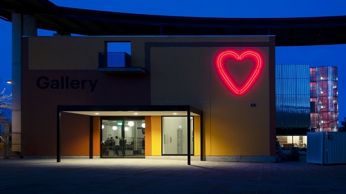 Night shot MK gallery