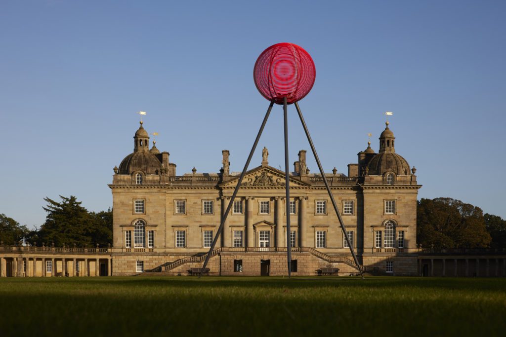 Chris Levine, 528 Hz Love Frequency at Houghton Hall, Installation view, 2021, Courtesy the artist, Pete Huggins (4)
